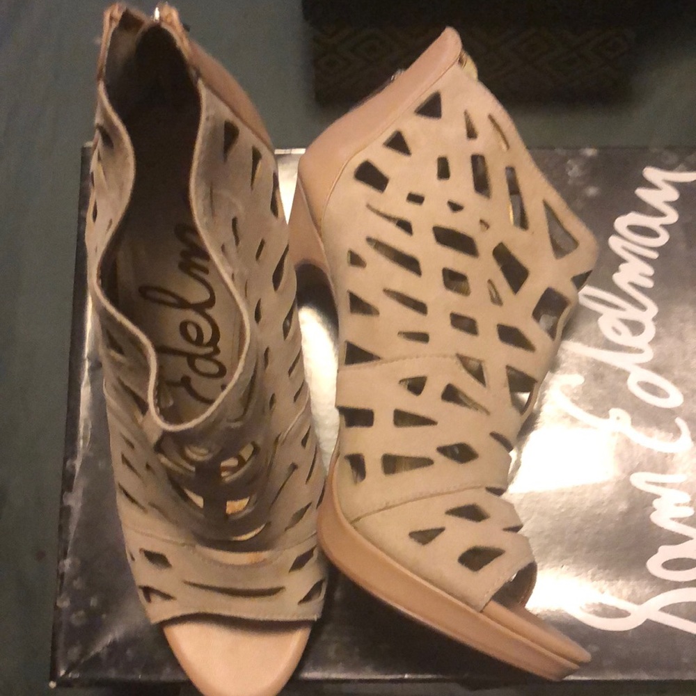 Shoes - Picture 3 of 5